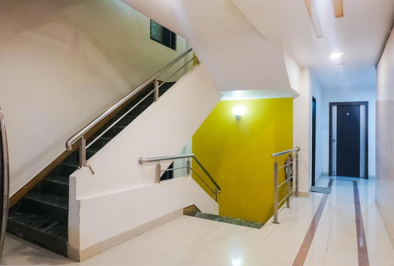 Oyo Flagship Omega Hotel 3*